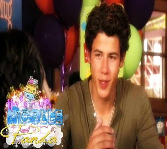 . ❥ .   Fomeile astea 2 .. Au degand ;) sa evadeze de aici :) La noapte-click - l x l Seasone OO1 - Episode O33