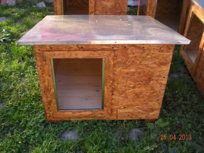 cusca caine din lemn neizolata (1)