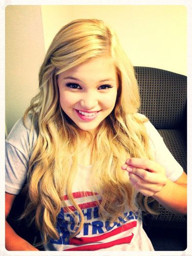 BDFAWRmCcAA2Ue4 - poze Olivia Holt si Leo Howard