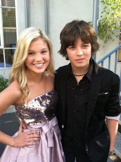 tumblr_loi2g7H5nk1qlxkexo1_500[1] - poze Olivia Holt si Leo Howard