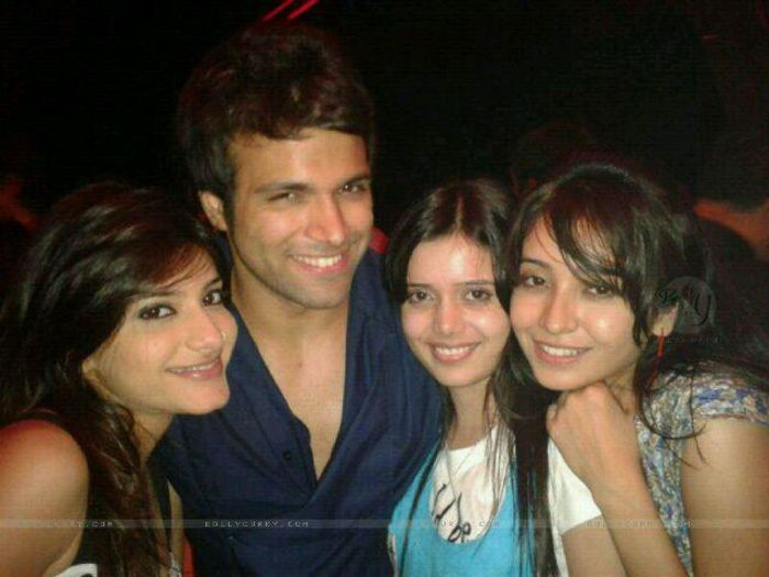 424784_476508755743580_1808830887_n - 2-Asha Negi si Rithvik Dahajan