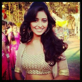 734576_501460936581695_1316221345_n - 2-Asha Negi si Rithvik Dahajan
