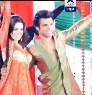 227029_456821597712296_1192992532_n - Purvi si Arjun