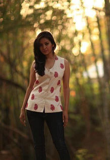 563851_457883924272730_1589575978_n