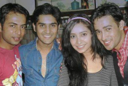 69060_458924437515211_374667833_n