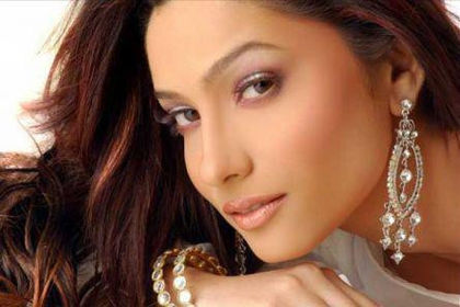 270035_450330575028065_766846780_n - 1-Ankita si Sushant poze inafara filmului