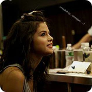 28998253_MHQFUULYO - alegeti o poza selena gomez glitter