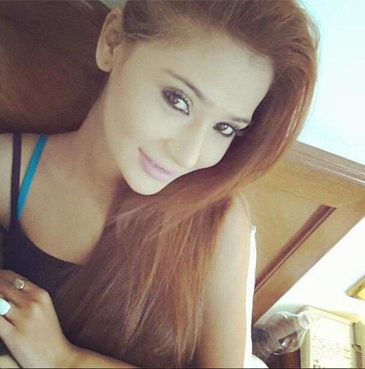 482954_139493839545040_1383652170_n - Sara Khan POZE NOI 2013