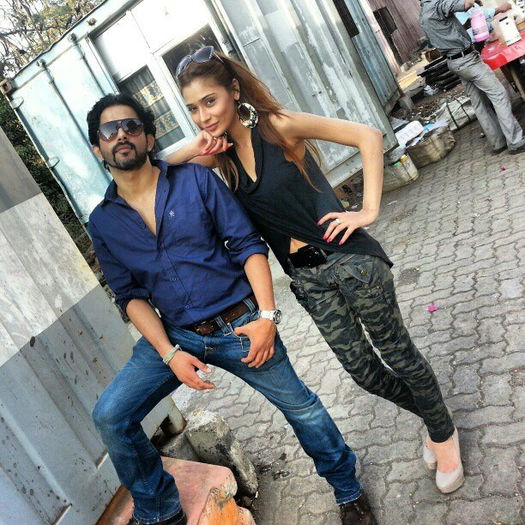 485176_141616639332760_1953727616_n - Sara Khan POZE NOI 2013