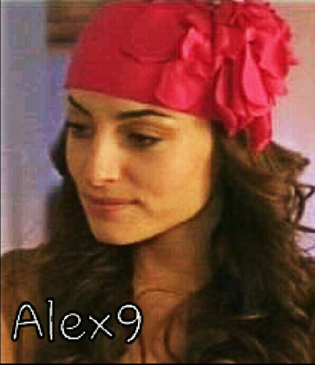 ■.Ok fata eu trebuie sa plec, bye! hug + pleaca* - x - M-am indragostit de tatal meu film - x