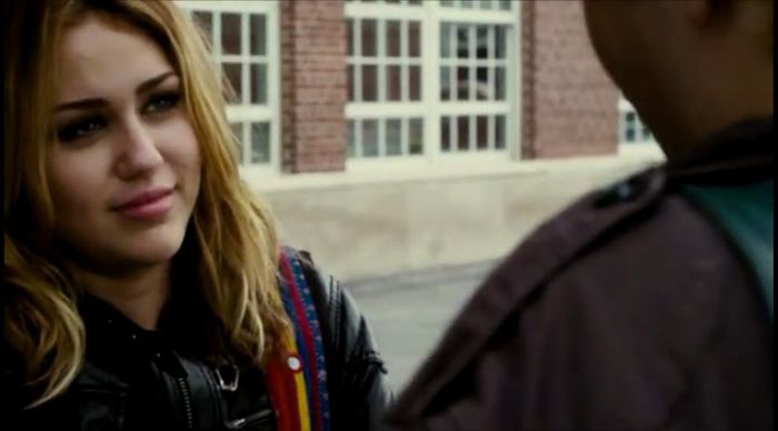 Cine ti-a zis asta?:@