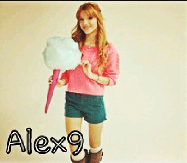 vrand sa zica ceva dar a fost intrerupta de bataia usii*