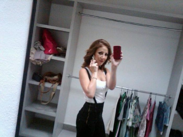 165257_153930654655838_1203384_n - Mariana Avila