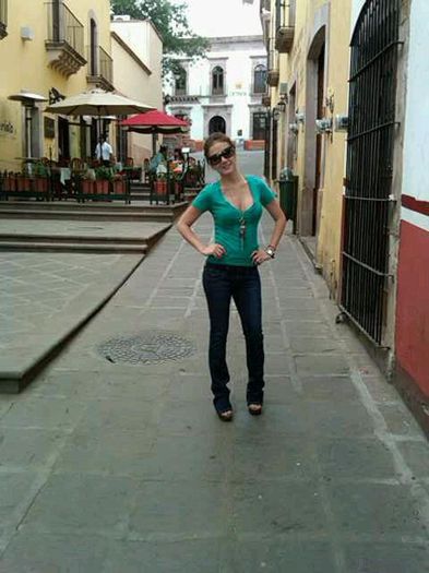 267848_206009619447941_7183461_n - Mariana Avila