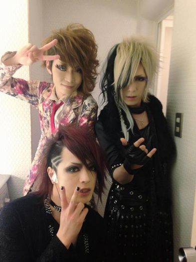 with sizna (moran) - Diaura X OZ X Moran X Kameleo