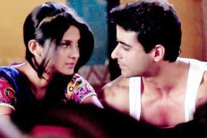 46892_445377192208206_1672857297_n - Kumud and Saras