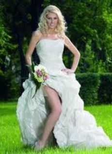 descărcare (38) - Andreea Banica 2013