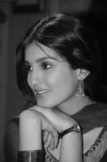 Shiny-Doshi-as-Kusum-Sundari-saraswatichandra-tv-series-33885079-640-960