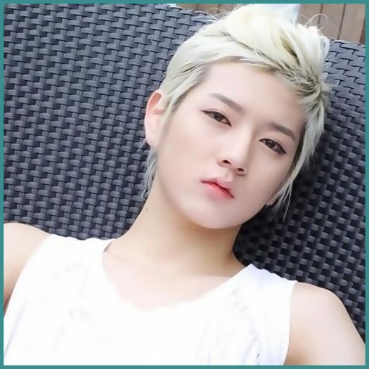 !> Aigoo,cum poti fii asa timidaa? 8-> Spune-i odata lui Minwoo,ca ma vrei pe mine..8->..