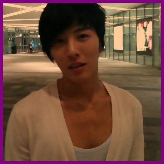 >> Lasa maa..m-am convins.. mi-ai rupt sufletul :( :)).