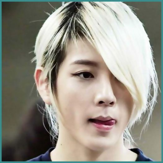 !> Binee.:-s Nuu..doar tu ..;;) INEVITABIL MA VREI 8->.