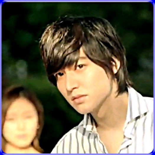 $. ..(se uita spre Sulli) ..Aaa... acum inteleg.. :-? ..(merge la ea) ..Hellow.. :o3