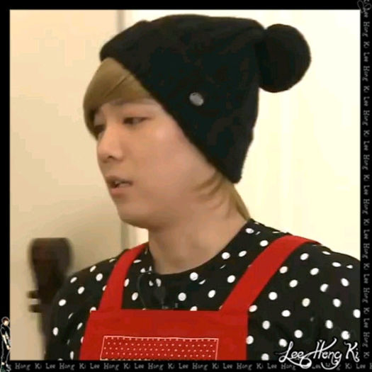 << ..[coborand scarile] ..Heya :) ..Vreti ceva de la bucatarie? ..[pleaca la buct.] .. - l - x - Episodul 47 - x - l