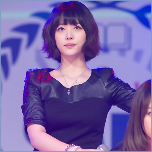 - Si mie..Foarte mult..:-< :) [il strange in brate].