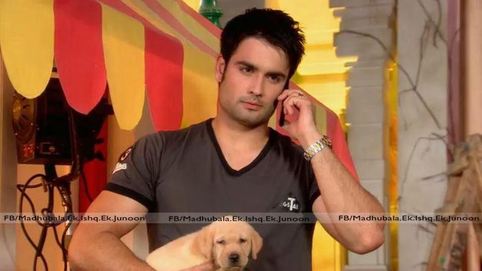 946152_390106214438162_1709100103_n - Vivian Dsena