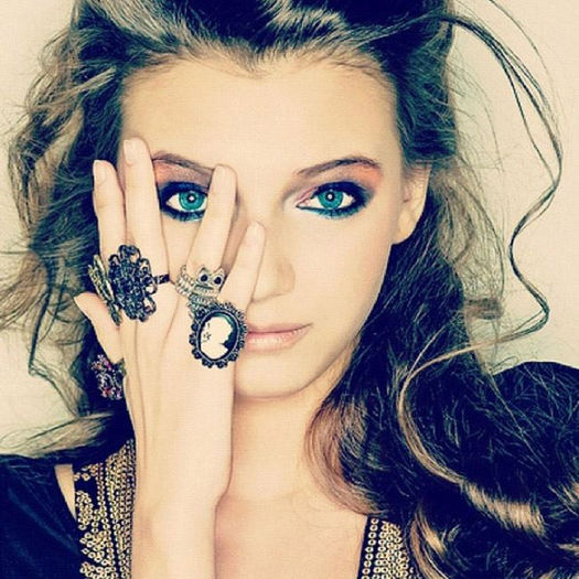 22113_471362592912096_1678596329_n