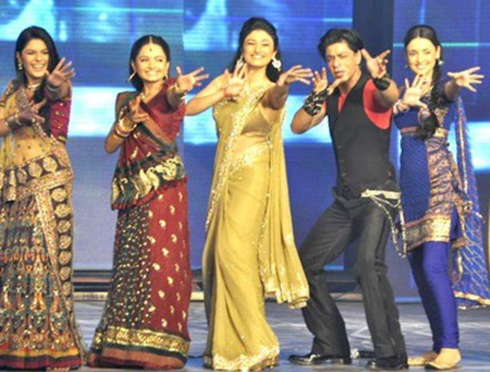 Sanaya_Irani_Ra.One_Music_Launch