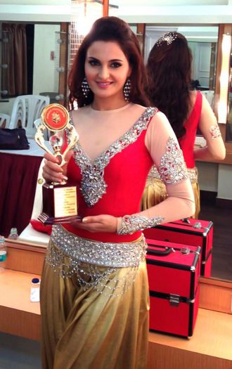 155649_434293483327609_471990443_n - Monica Bedi
