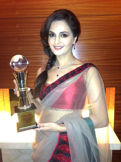 5467_434296316660659_190244859_n - Monica Bedi