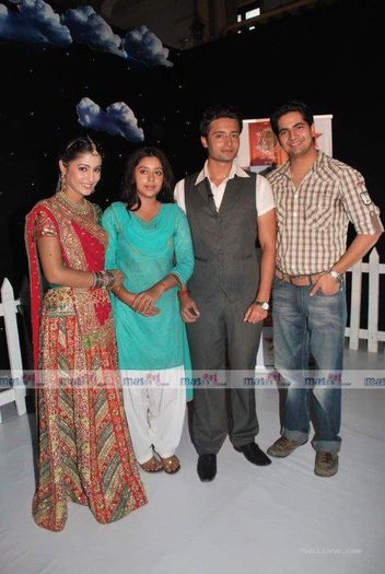 293091_264512803660582_2030301907_n