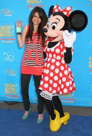 ~♥~Selena~♥~