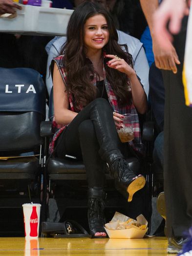 ~♥~Selena~♥~
