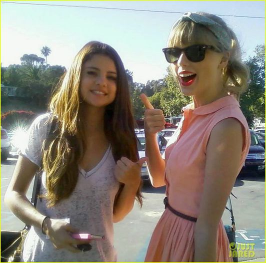~♥~Selena~♥~