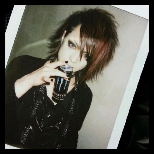 944122_507560472642921_1303641586_n - Diaura Voice and photos