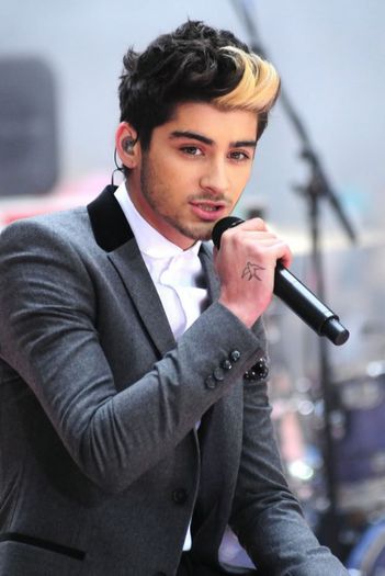 ﻉ√٥ﺎ Zayn ﻉ√٥ﺎ