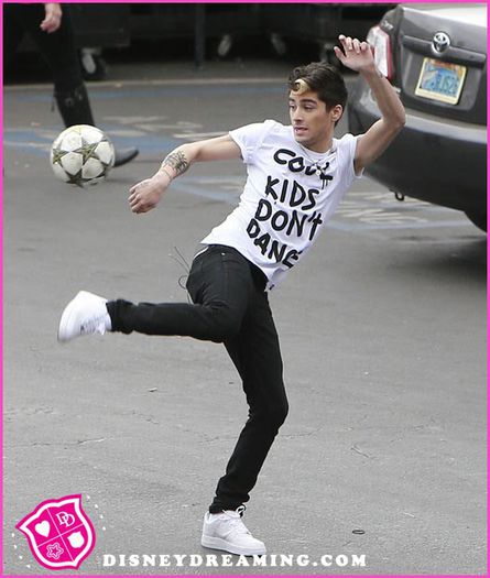 ﻉ√٥ﺎ Zayn ﻉ√٥ﺎ