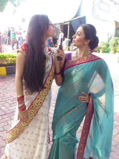 579506_453599168015919_160379289_n