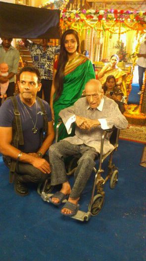 389720_400882056620964_1953681765_n