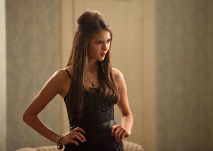 2x07 Masquerade (1)