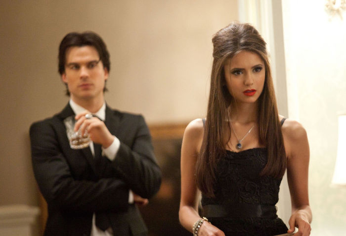2x07 Masquerade (2)