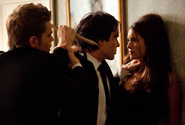 2x07 Masquerade (6)