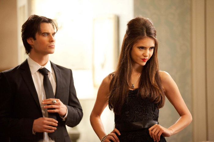 2x07 Masquerade (9)