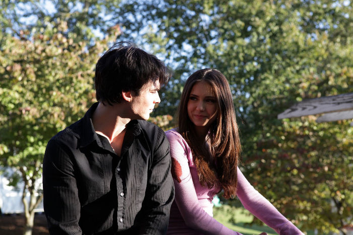 2x08 Rose (1)