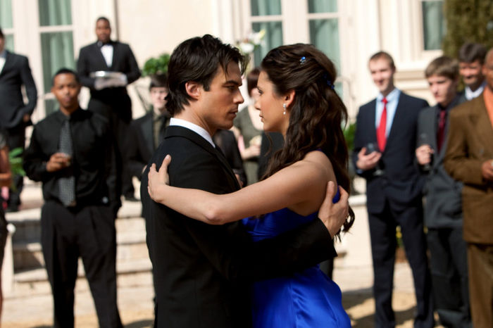 1x19 Miss Mystic Falls (1)