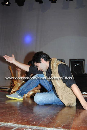 556315_480185282020708_2613465_n