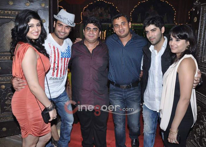 397274_454040184635218_678543349_n